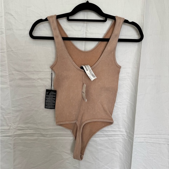 NWT Forever 21 tan ribbed bodysuit in small/medium - Picture 4 of 8